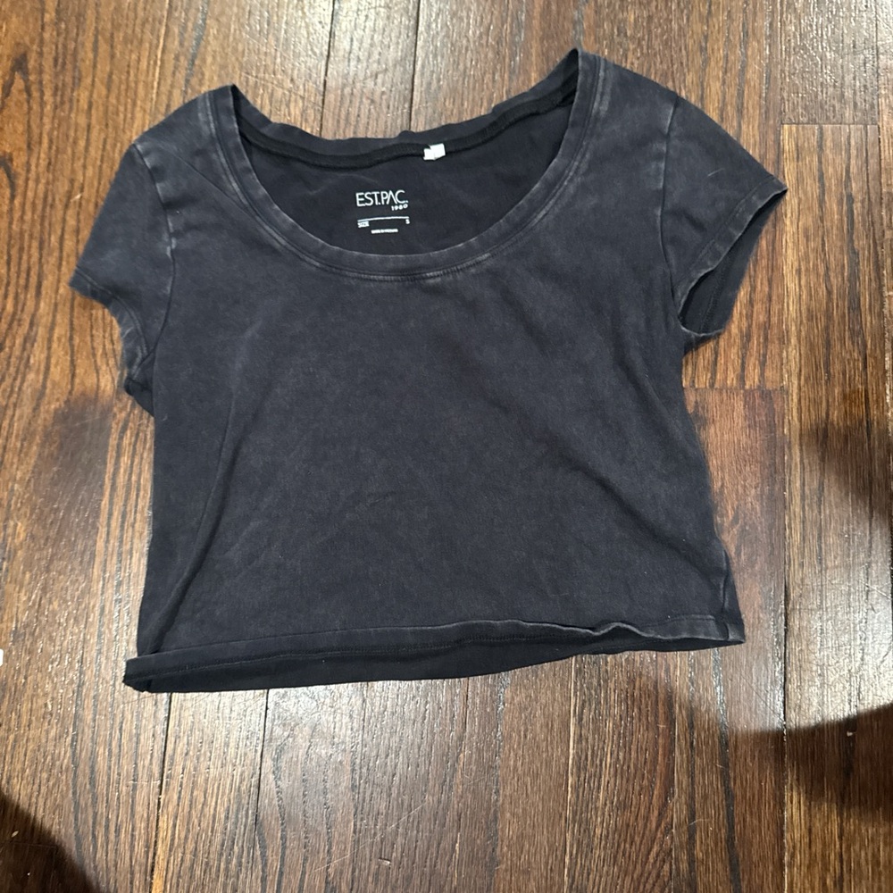 ESTPAC Black Cropped T-Shirt